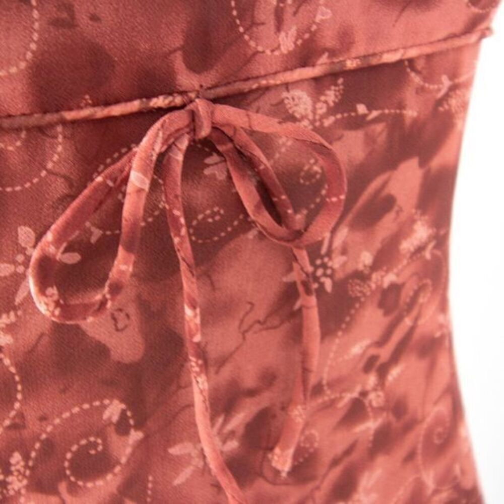 Vintage floral print sleeveless sheath dress with ruffle neck detail - Picture 14 of 16
